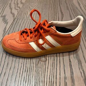 Worn twice! New Adidas Sambas in orange